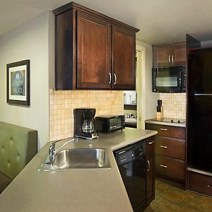 Deluxe Two-Bedroom Suite